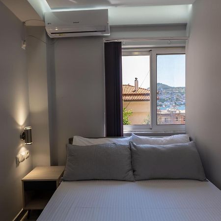 Hotel Porti Sarandë Esterno foto