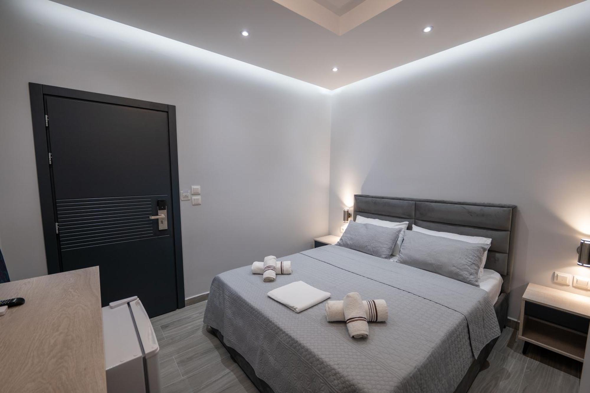 Hotel Porti Sarandë Esterno foto