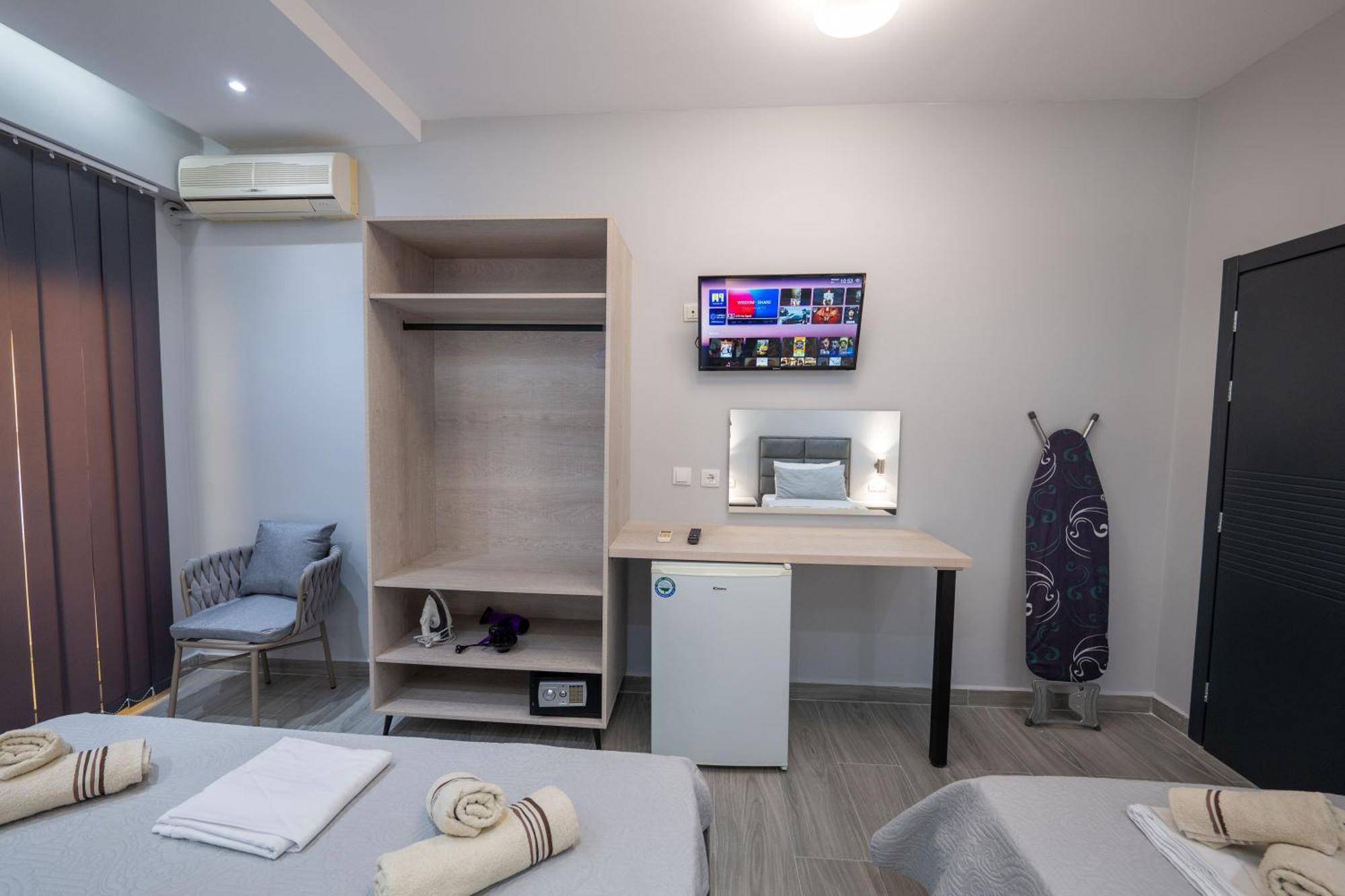 Hotel Porti Sarandë Esterno foto