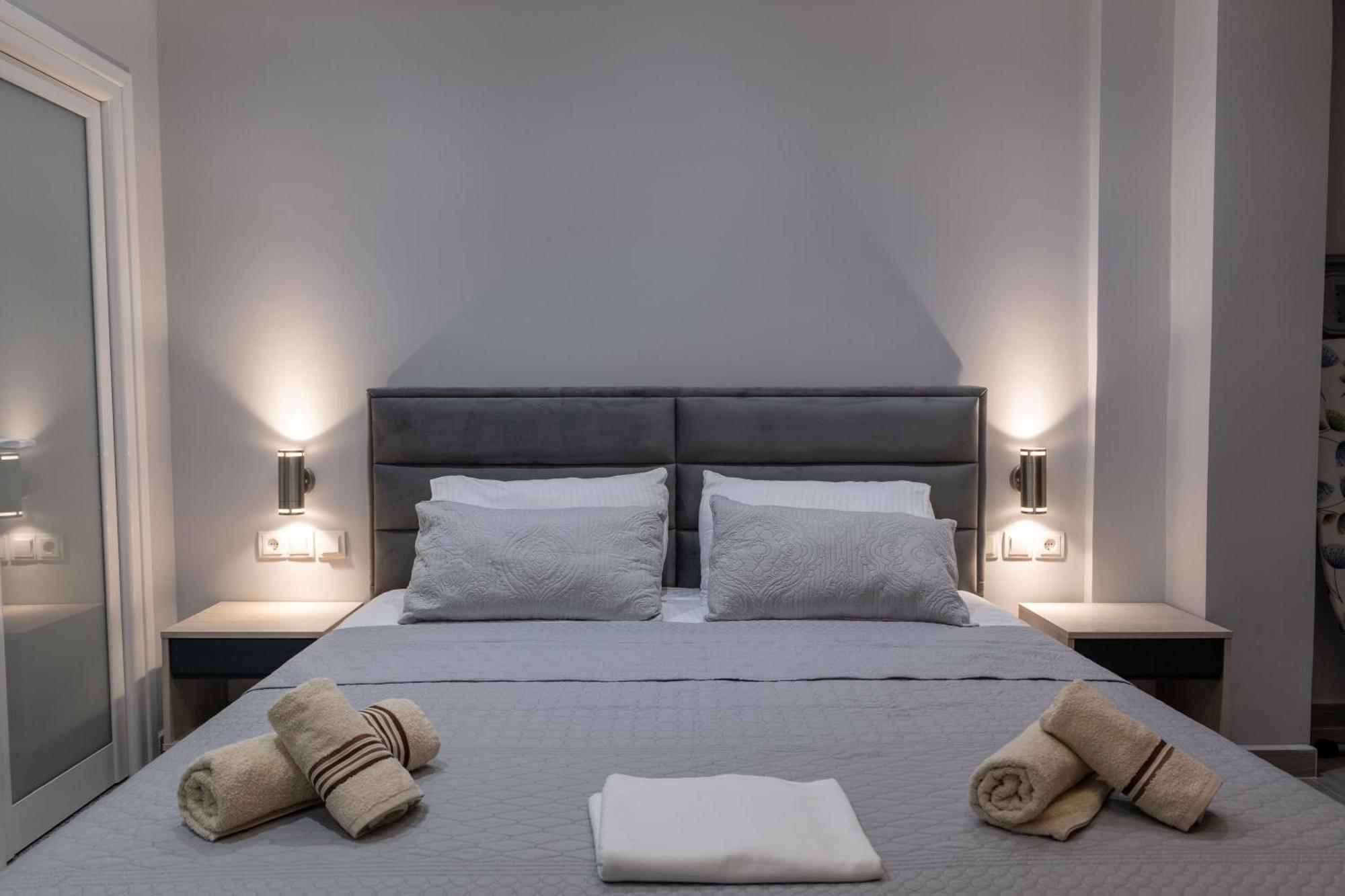 Hotel Porti Sarandë Esterno foto