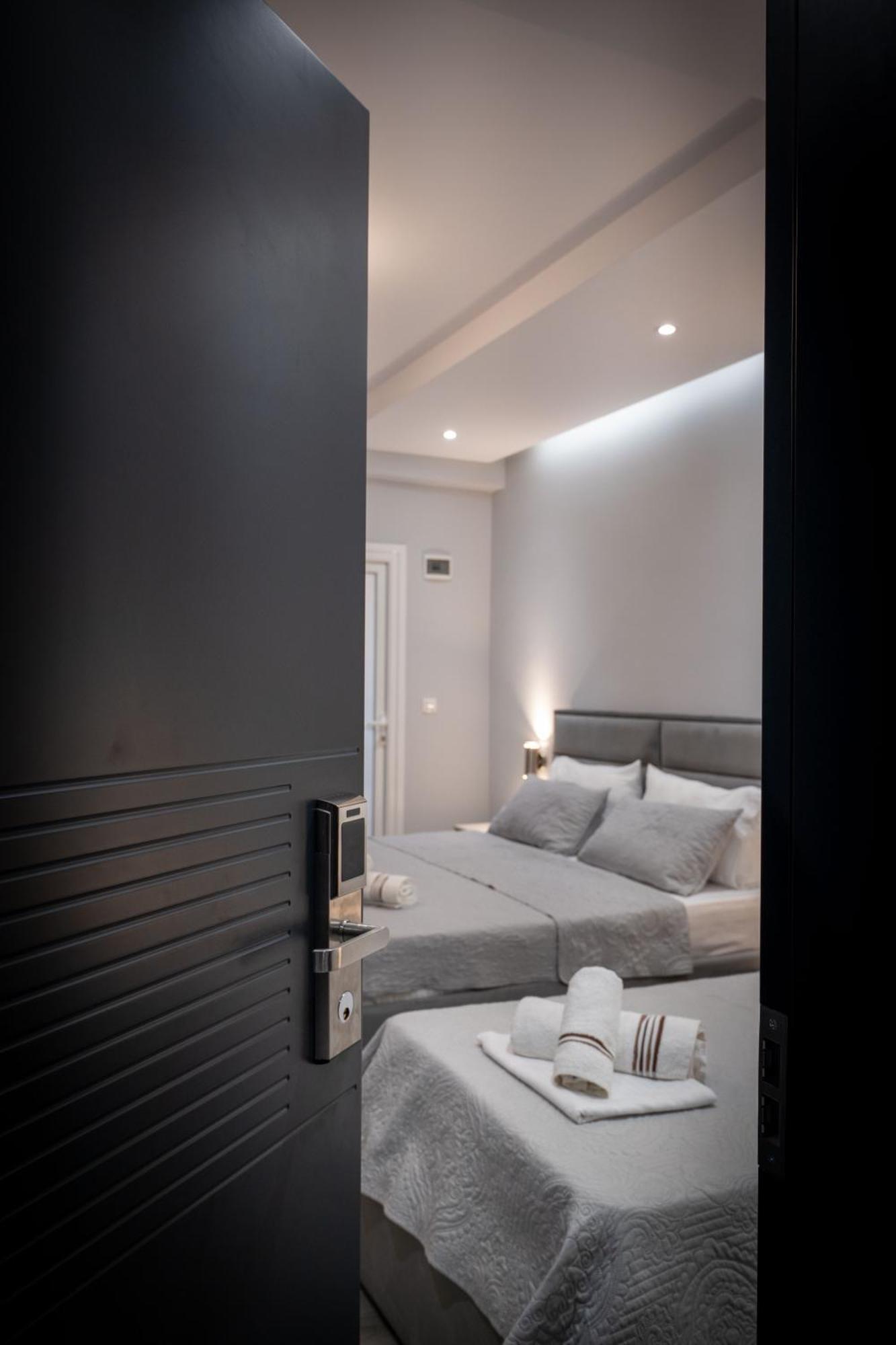 Hotel Porti Sarandë Esterno foto