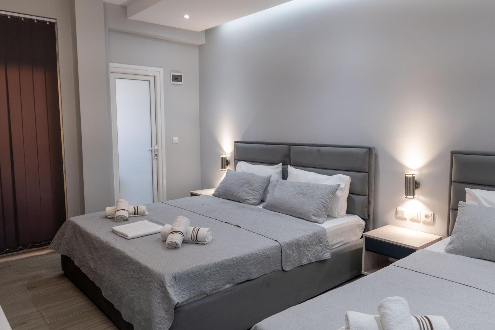 Hotel Porti Sarandë Esterno foto