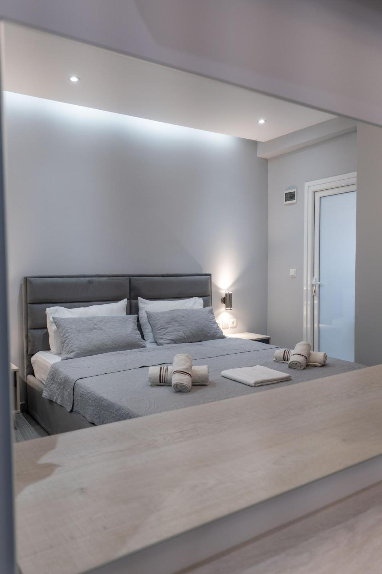 Hotel Porti Sarandë Esterno foto