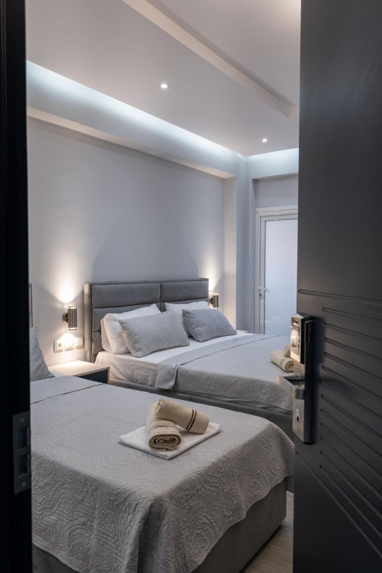 Hotel Porti Sarandë Esterno foto