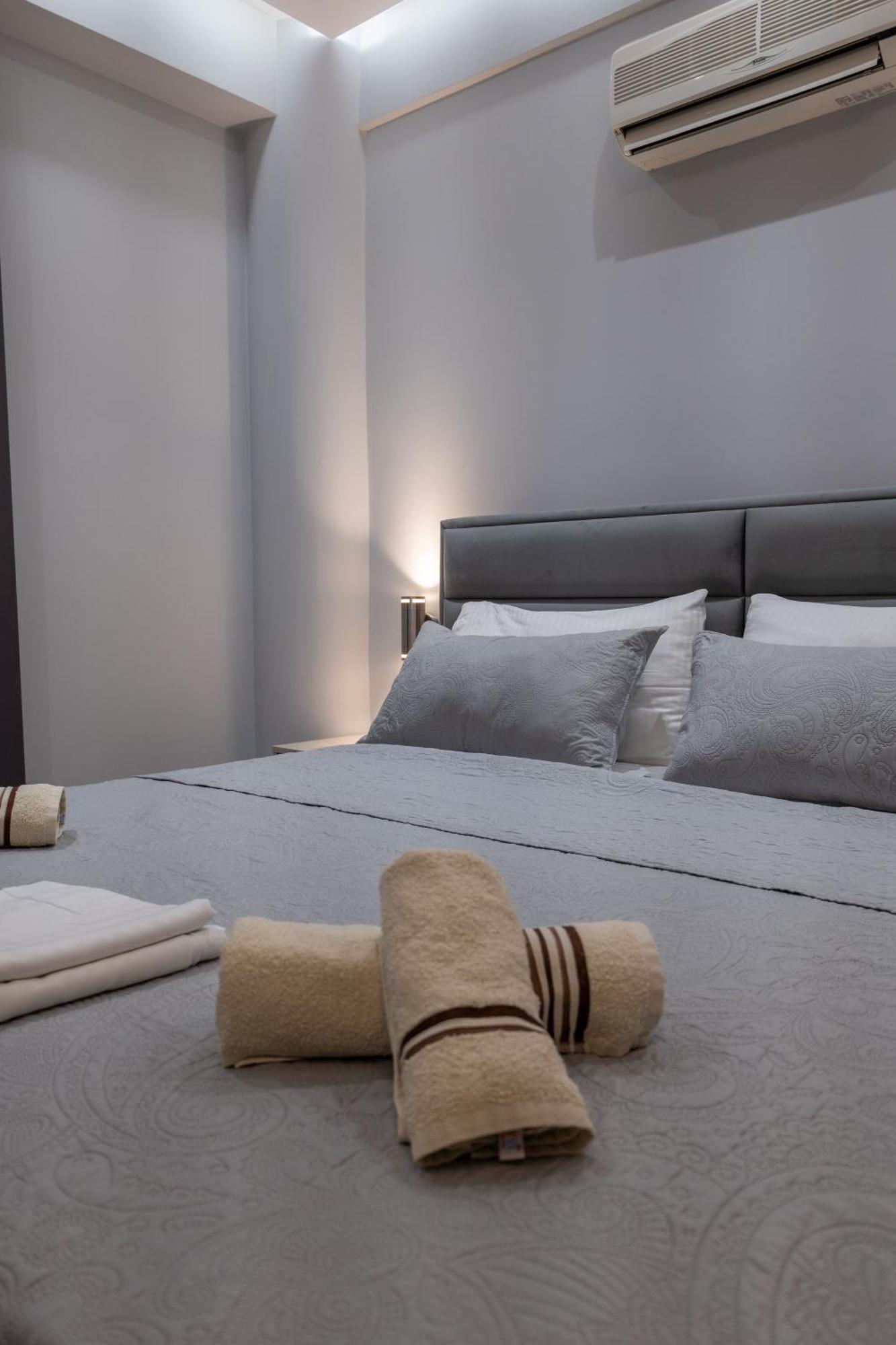 Hotel Porti Sarandë Esterno foto