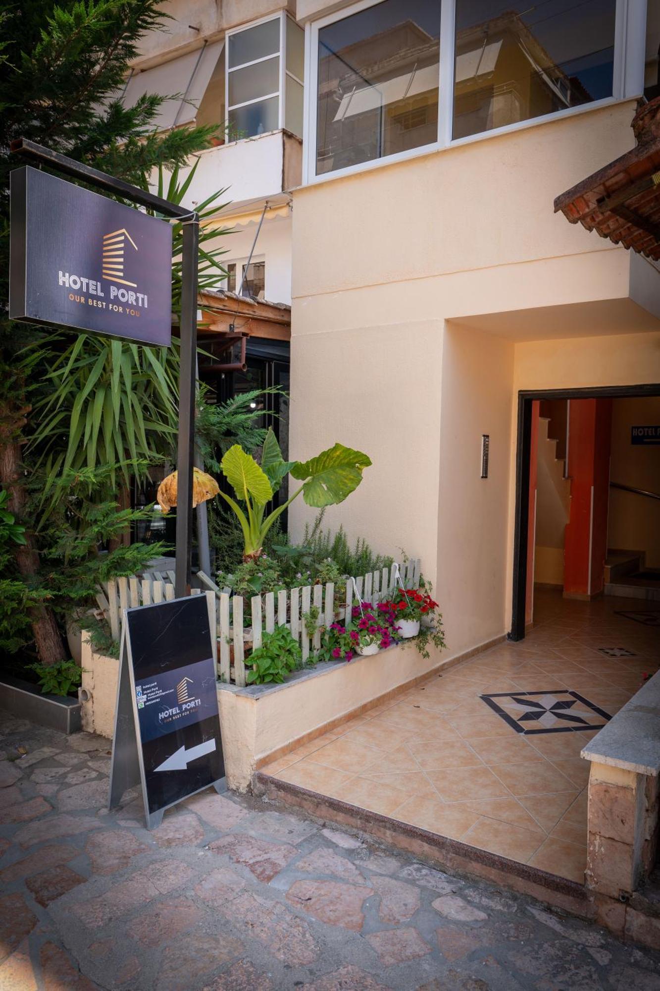 Hotel Porti Sarandë Esterno foto