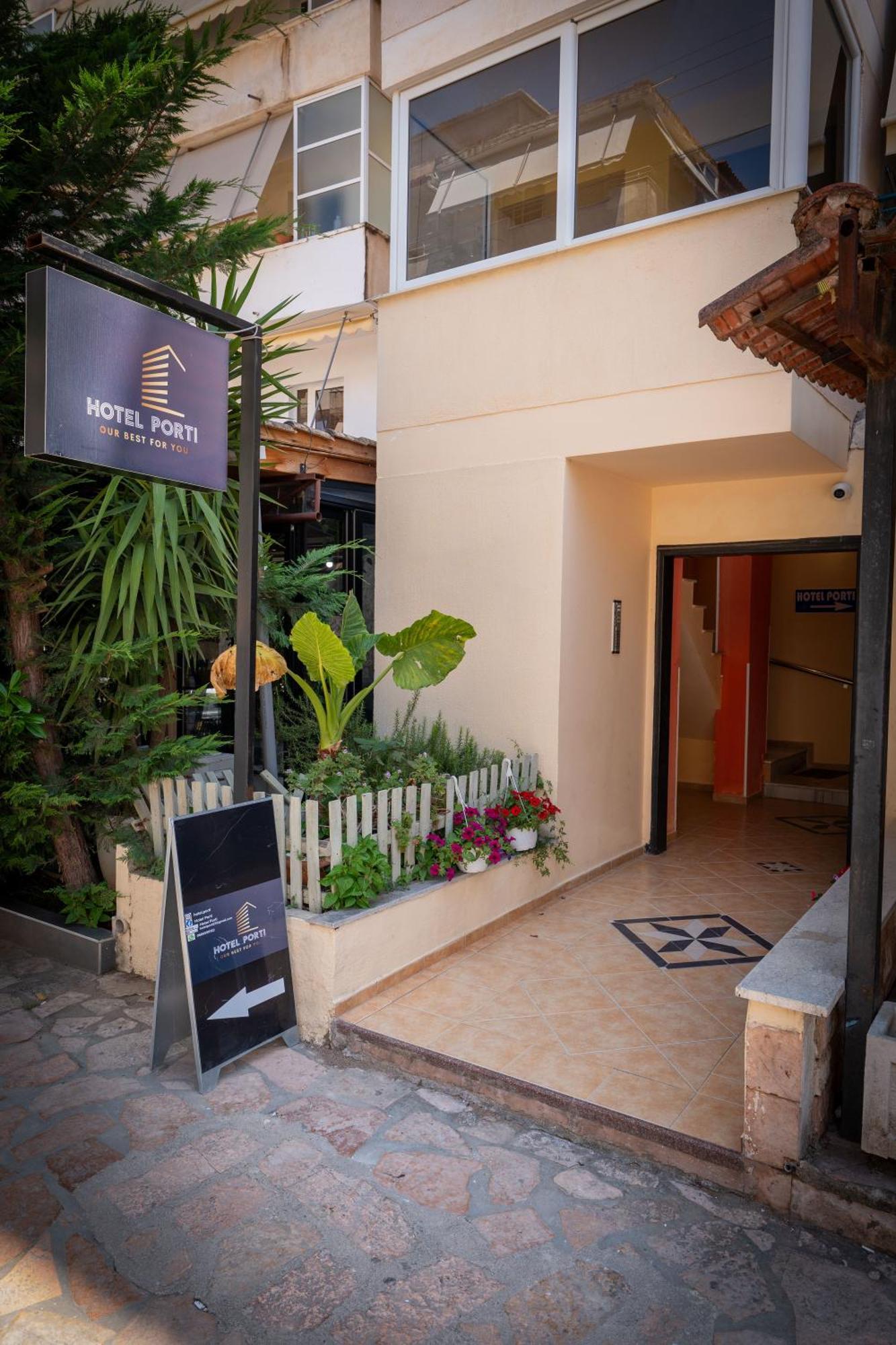 Hotel Porti Sarandë Esterno foto