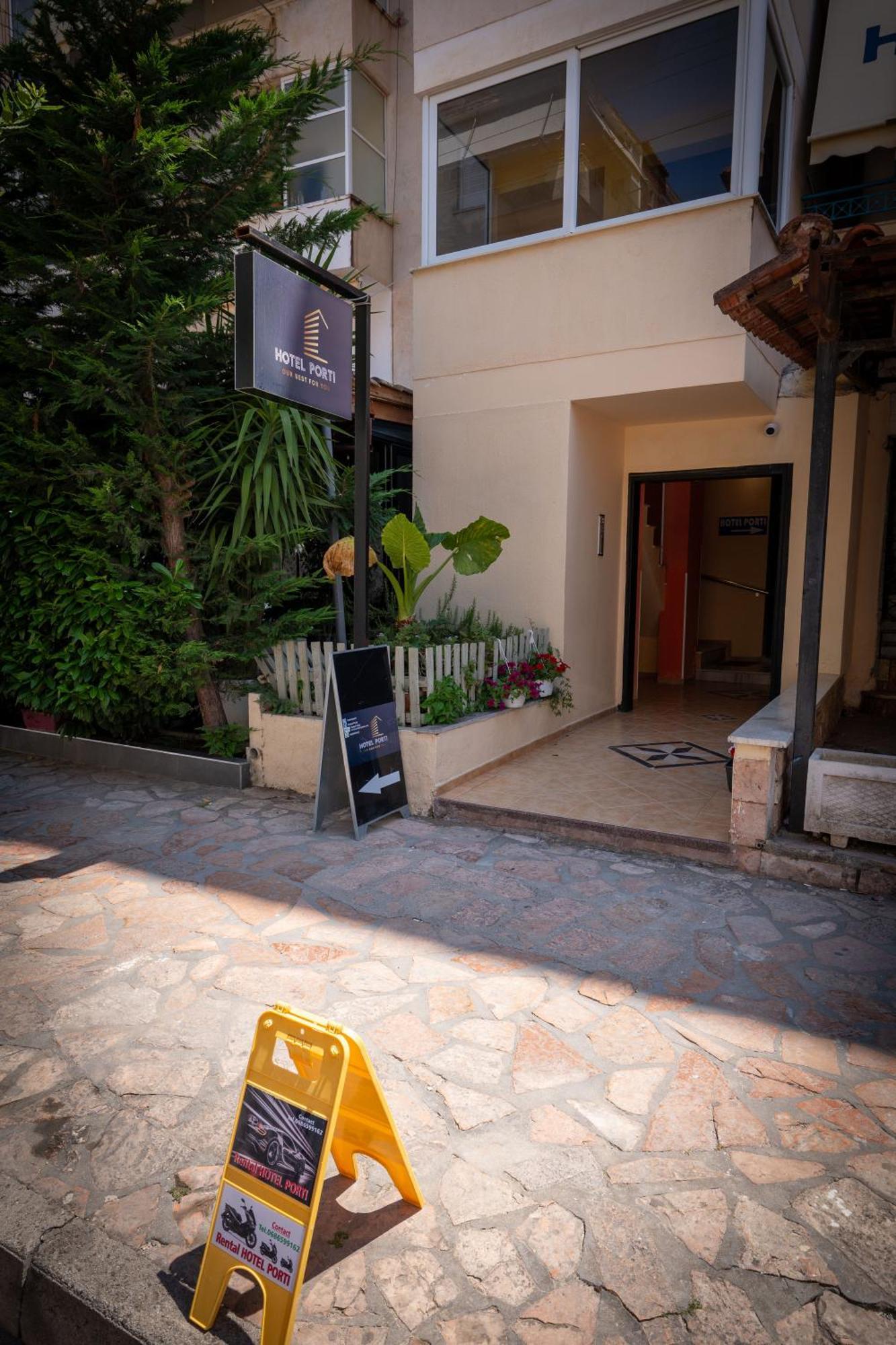 Hotel Porti Sarandë Esterno foto