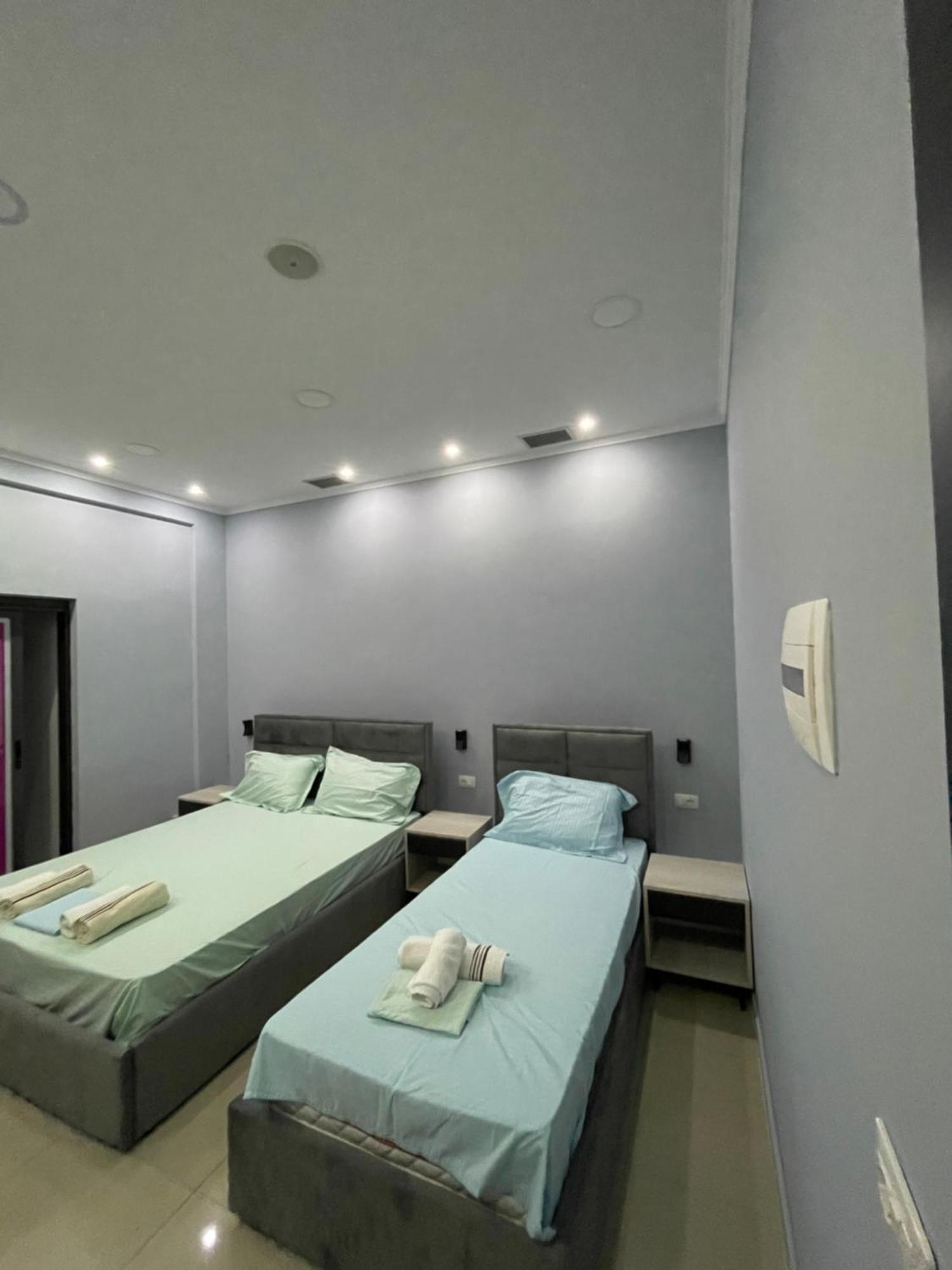 Hotel Porti Sarandë Esterno foto